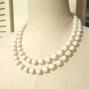 Vintage lightweight Hong Kong Acrylic Necklace